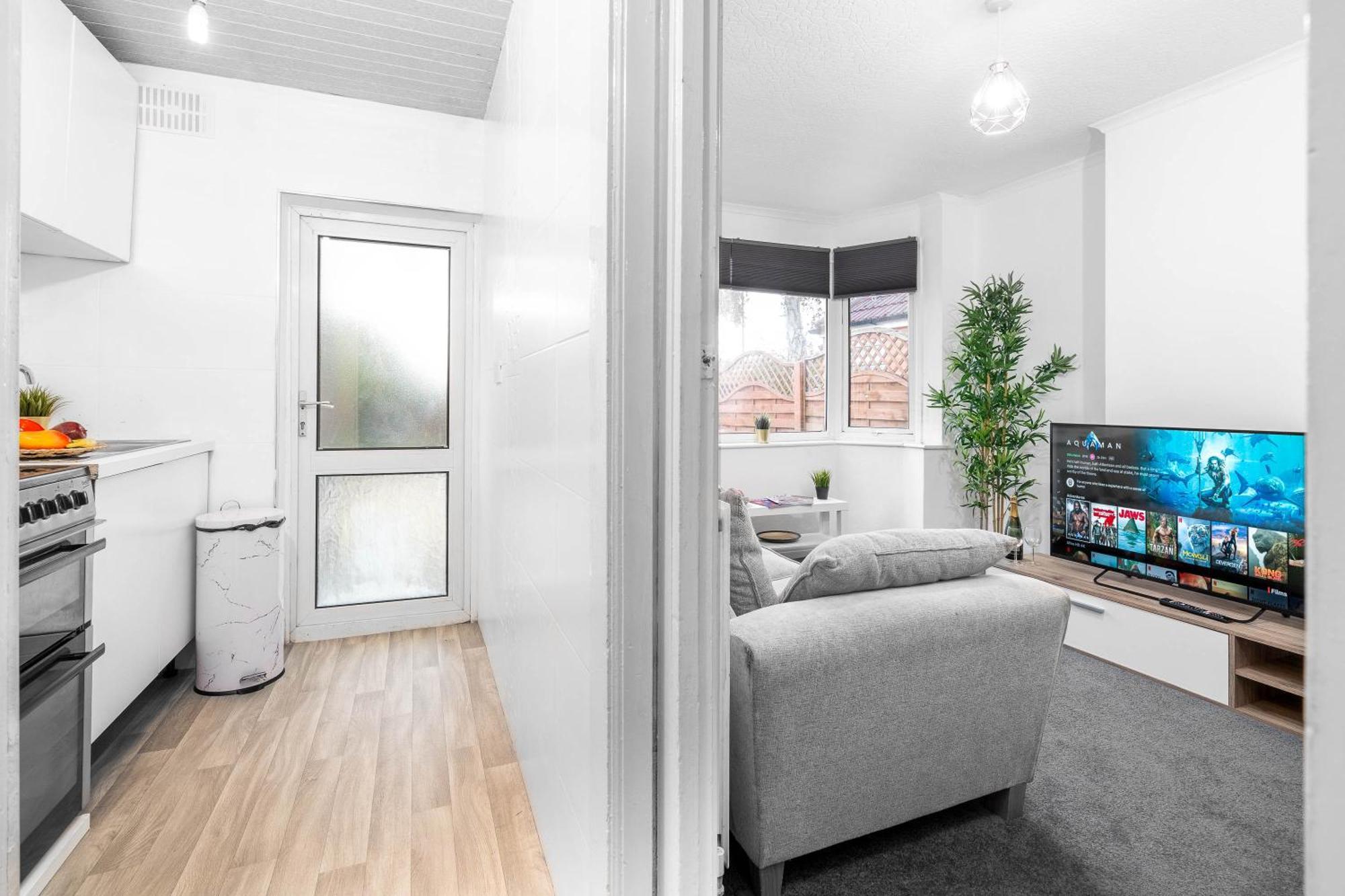 4 Bedroom House - Accommodates 7 - Garden - Parking - Netflix - Wifi - 559T Бирмингем Экстерьер фото
