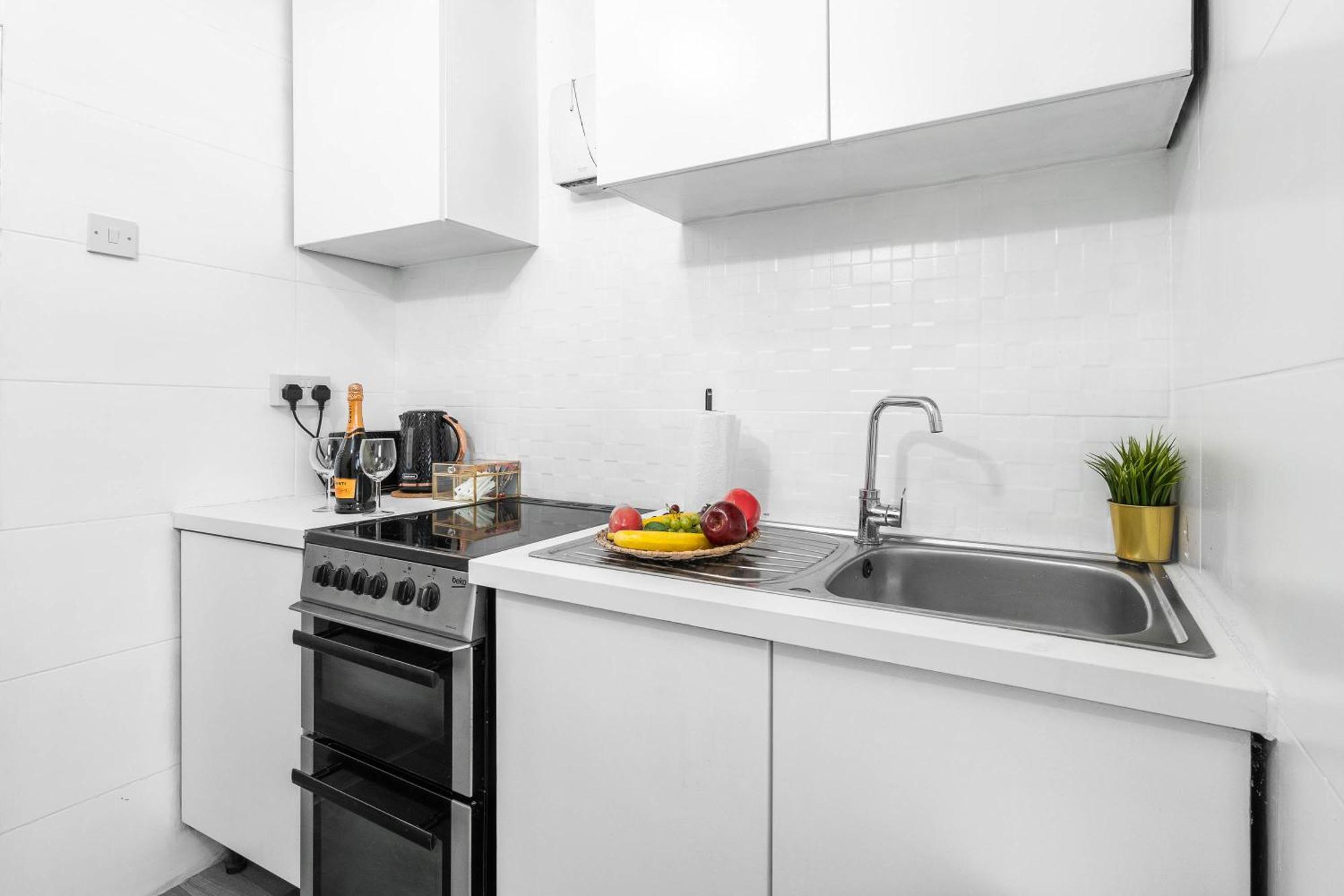 4 Bedroom House - Accommodates 7 - Garden - Parking - Netflix - Wifi - 559T Бирмингем Экстерьер фото