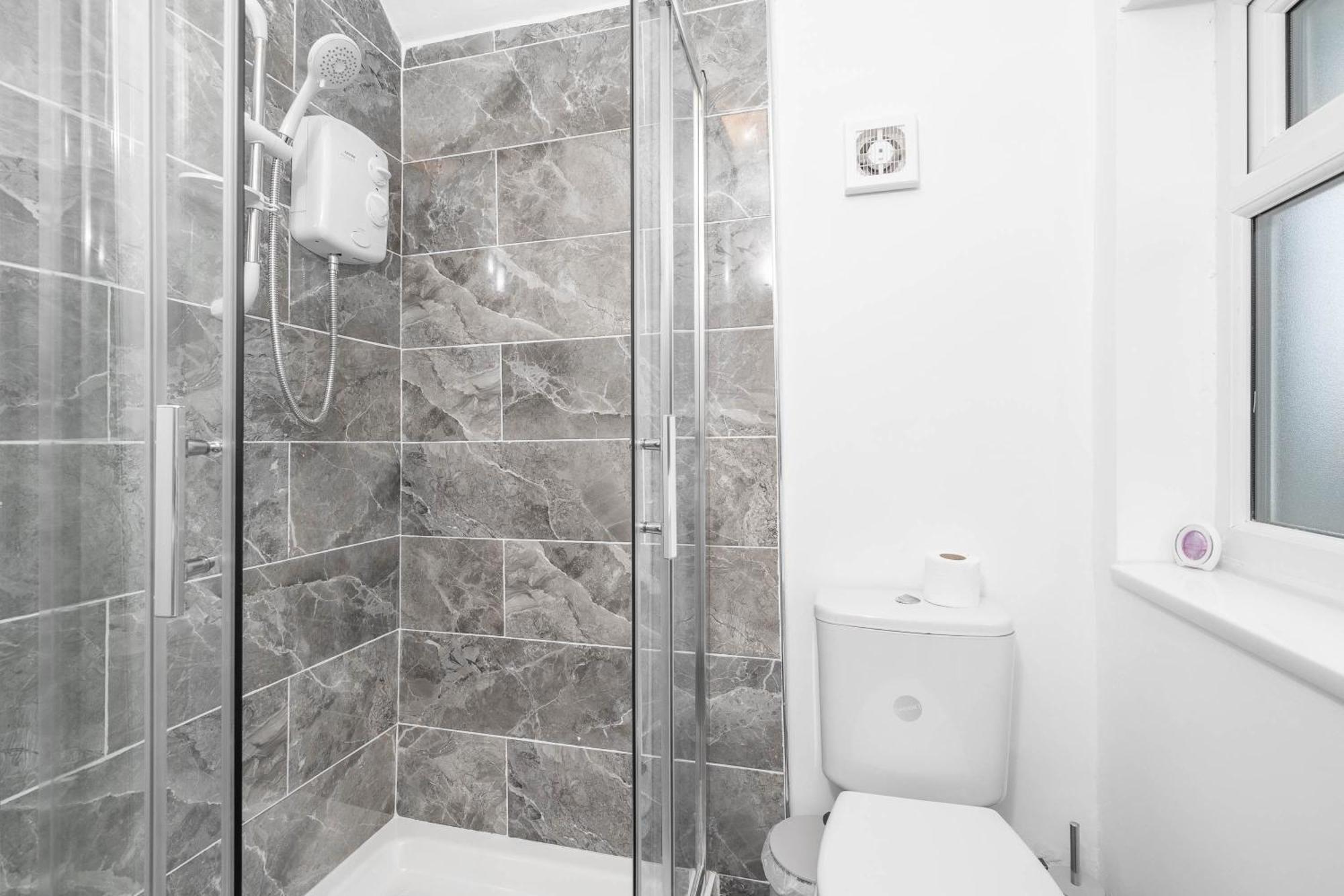 4 Bedroom House - Accommodates 7 - Garden - Parking - Netflix - Wifi - 559T Бирмингем Экстерьер фото