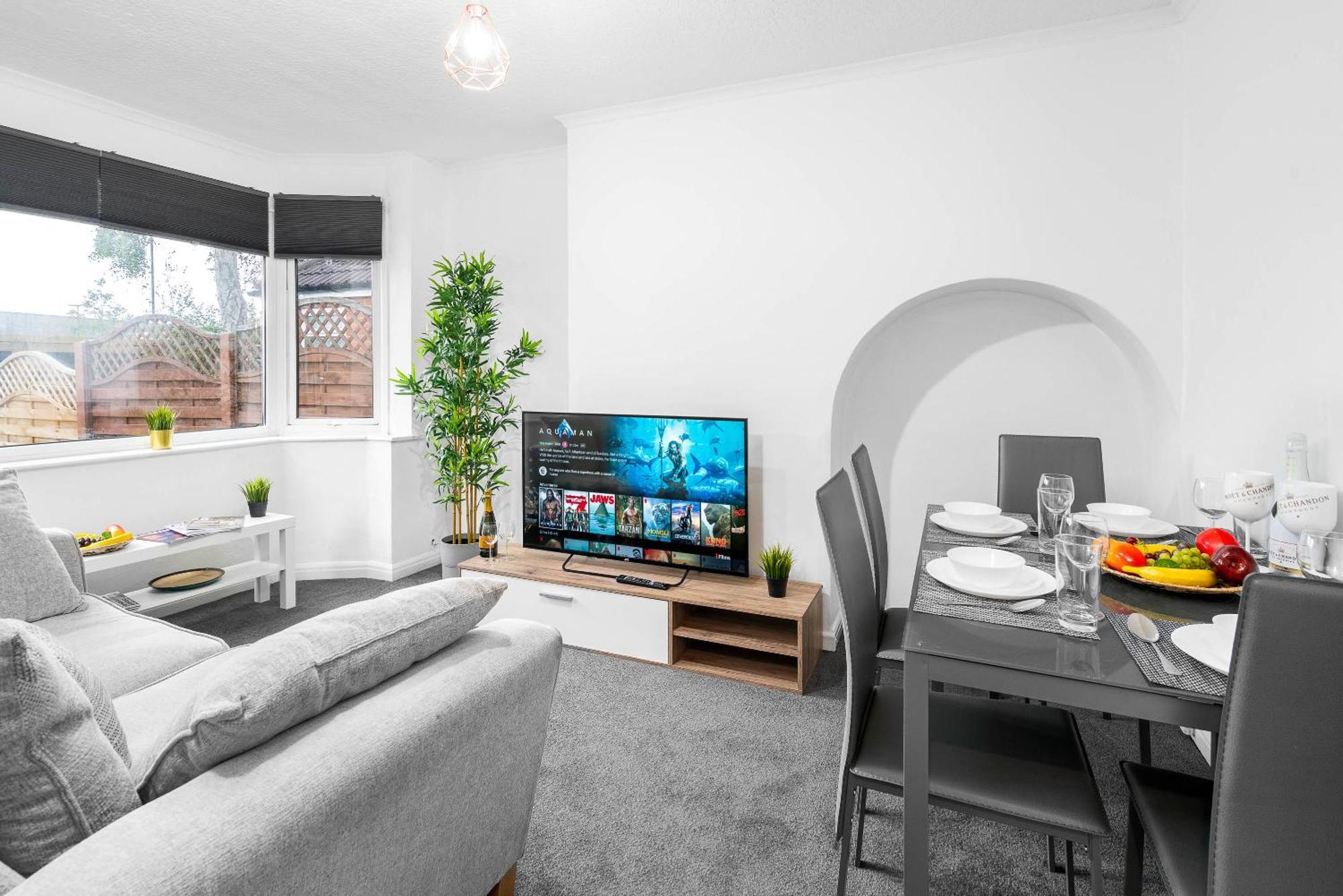 4 Bedroom House - Accommodates 7 - Garden - Parking - Netflix - Wifi - 559T Бирмингем Экстерьер фото